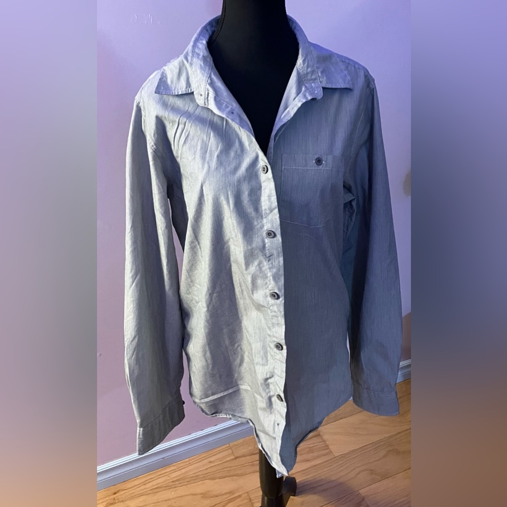 Men’s long sleeve grey dress shirt size M